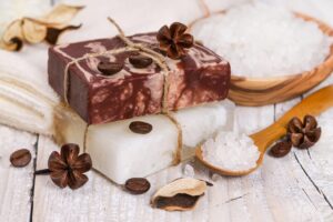 Savon fait main à la badiane et à l'orange