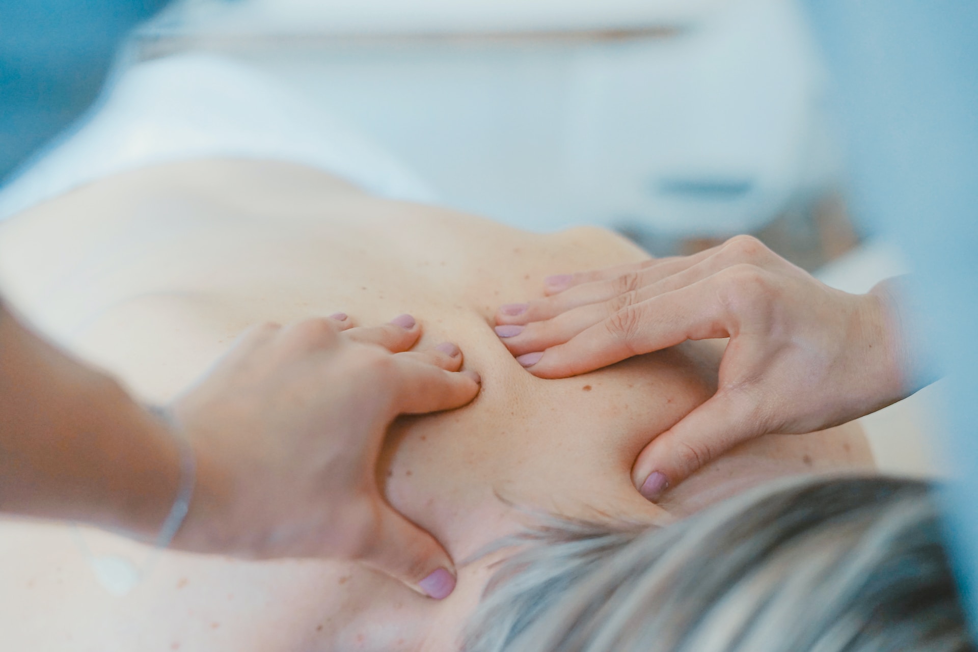 Gros plan des bienfaits procurés par les séances de massage